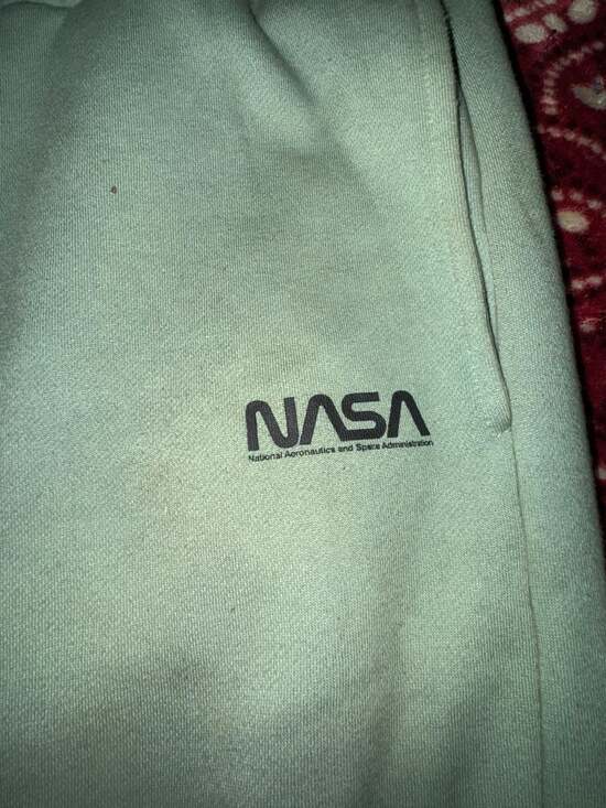 H&M NASA Crewneck Sweatshirt with pans - Picture 5 of 6